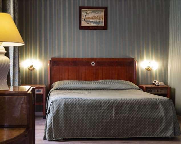 Jr Hotels Bocconi Milano Milão Quarto foto