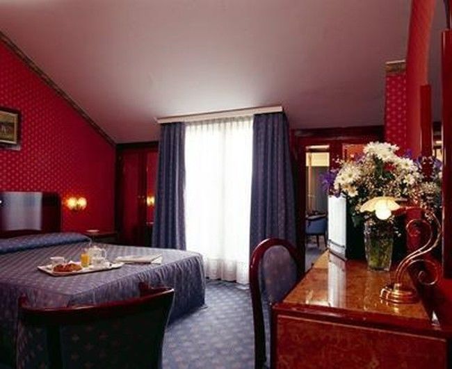 Jr Hotels Bocconi Milano Milão Quarto foto