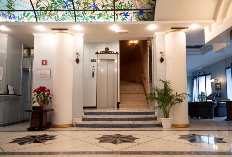 Jr Hotels Bocconi Milano Milão Exterior foto